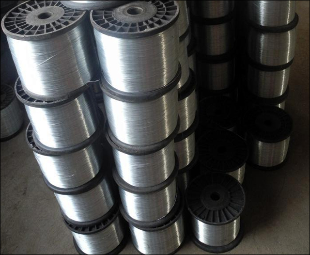 Galvanized iron spool wire for galvanized wire mesh weaving